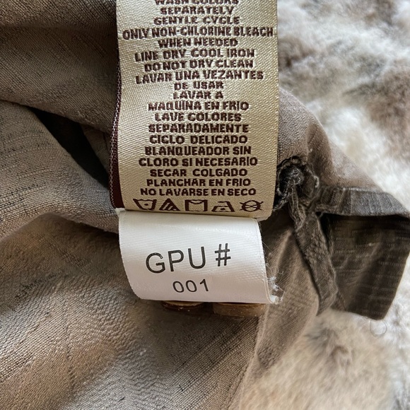 Jamaica Jaxx Authentic Island Style Men’s Hawaiian gray button down shirt - Picture 9 of 9